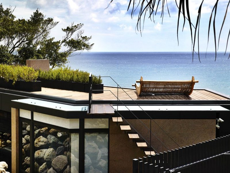 the most beautiful seafront home ever (27)