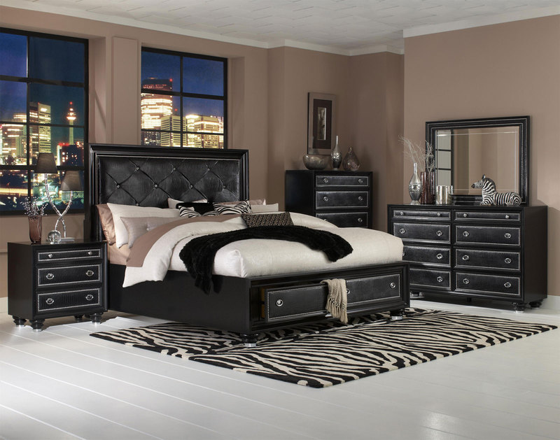 Astounding Black Bedroom Furniture Of Modern Bedroom With Quuen Bed On Platform Drawers Coupled With Nightstand Also Furnished With Drawers And Vanity Completed With Mirro