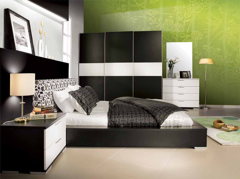 Awesome White And Black Bedroom Furniture In Minimalist Bedroom With Queen Bed And Nightstand Furnished With Table Lamp And Completed With Flooring Stand Lightings