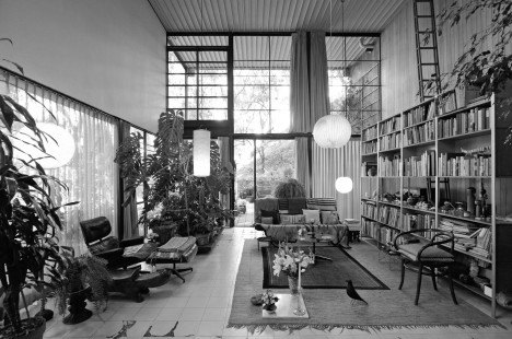 midcentury modern eames house 2