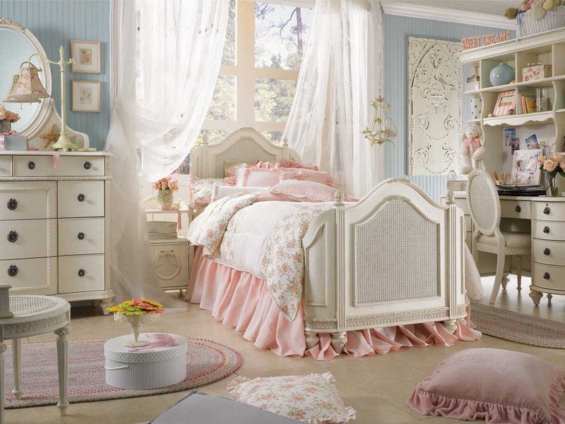 Shabby chic children's room