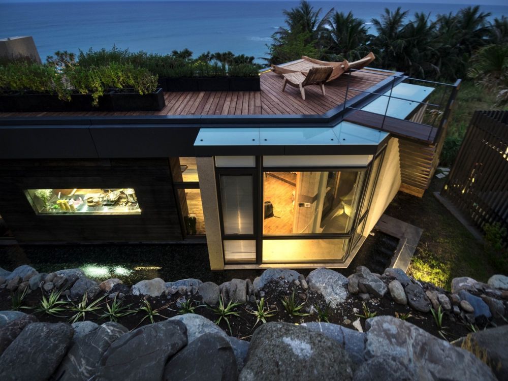 A’tolan House, An Excellent Seafront Home, Built In A Perfect Symbiosis With The Surrounding Nature