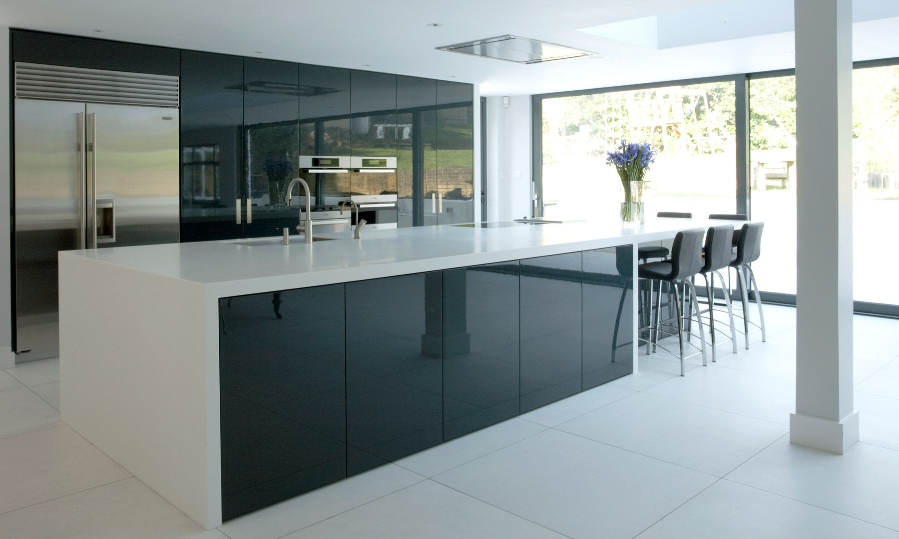 glossy kitchen tiles design