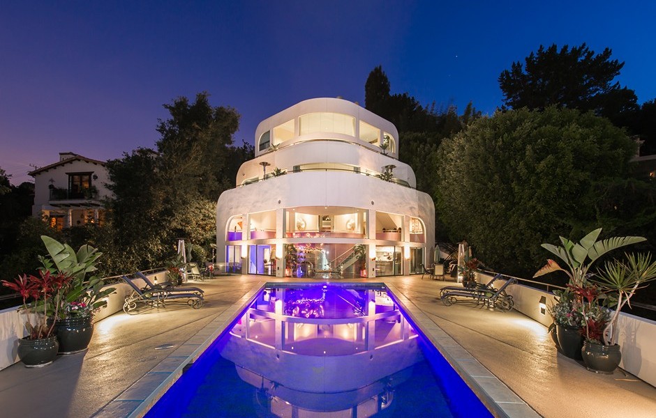 Ultra luxury interior design for a house on the top of a mountain ridgeline.