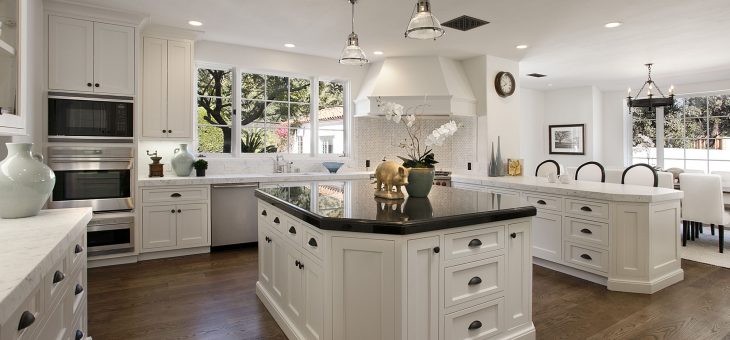 36 Inspiring Kitchens with White Cabinets and Dark Granite