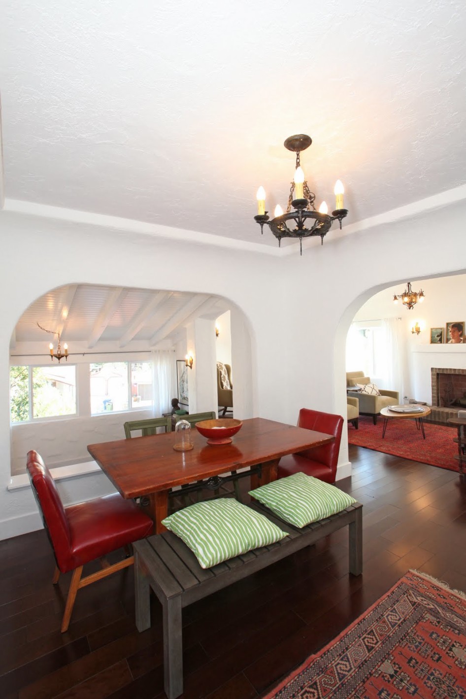 Interior spanish colonial beach house with red and white color scheme decoration