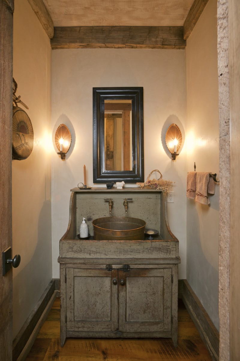 Small Antique Inspired Bathroom mod