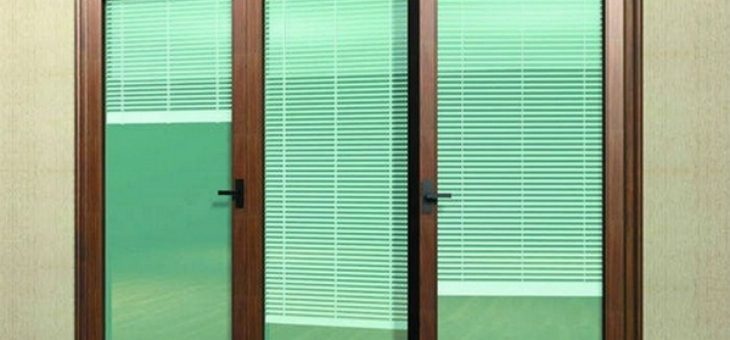 26 Good And Useful Ideas For Front Door Blinds