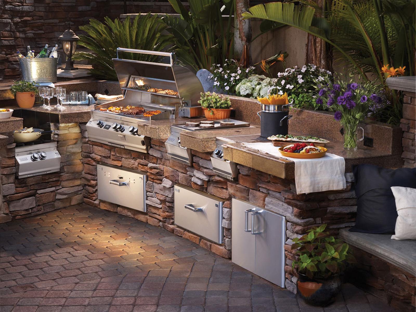 47 Amazing Outdoor Kitchen Designs and Ideas