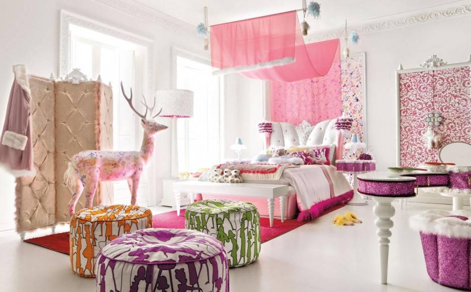 girl wide bedroom