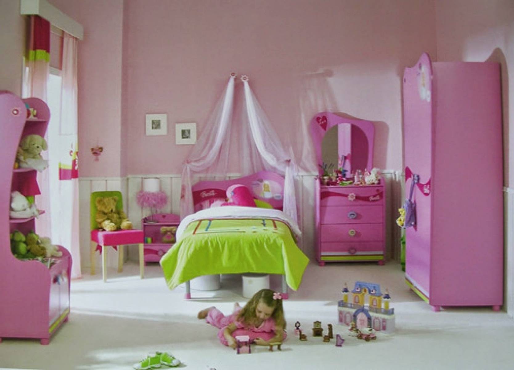15 - Dora The Explorer Bedroom Theme