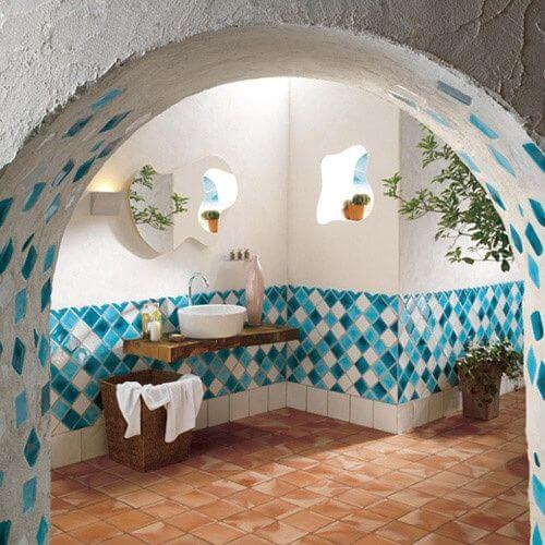 Lively Italian Bathroom decor mod