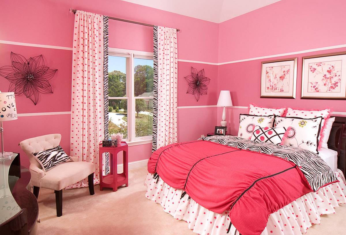 girl wide bedroom