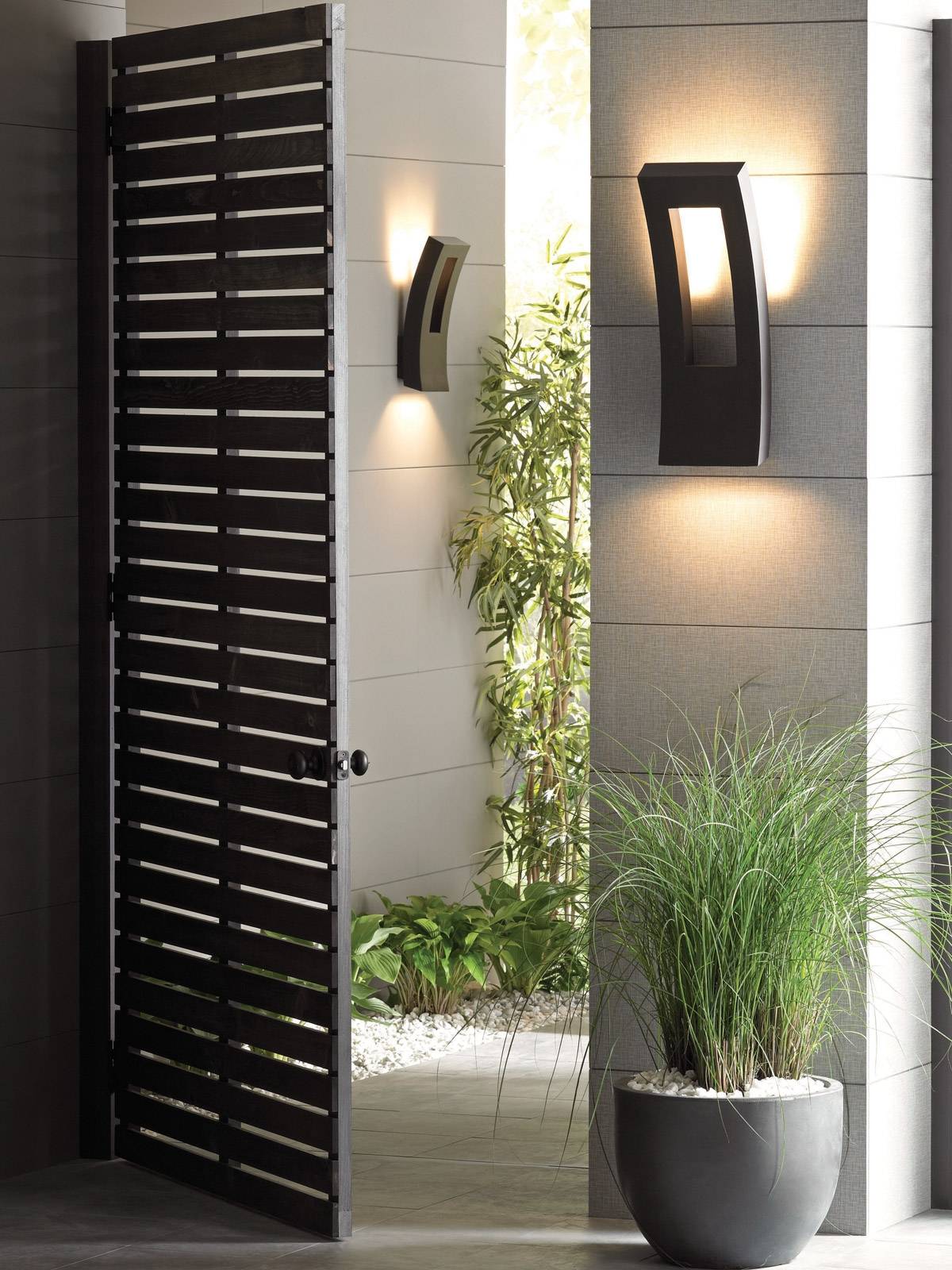 contemporary outdoor wall sconce