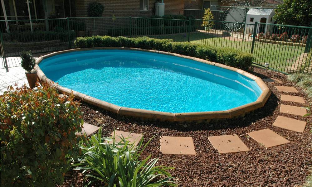 31 Backyard Landscaping Ideas Above, Above Ground Pool Landscaping Photos