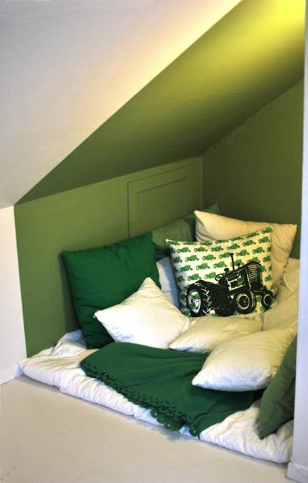 green wall design for bedroom look more interesting