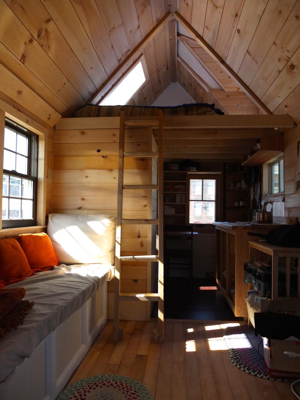 Amazing drafty and skylight windows for farmhouse attic room