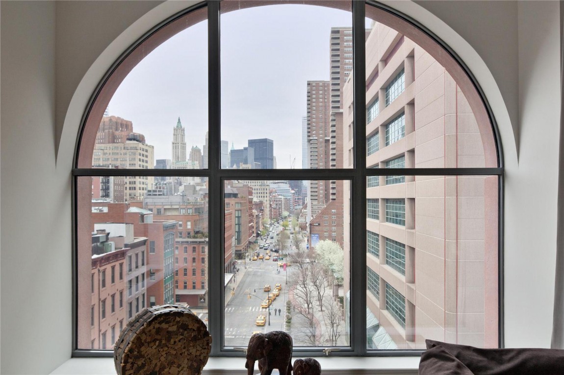 Chic curved glass window for modern apartment design