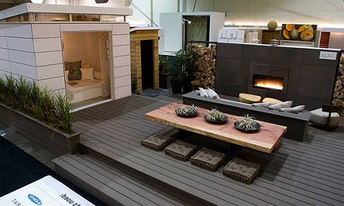 Терраса с барбекю и террасной доской