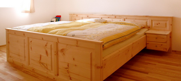 Bedrooms design in pine wood (14)