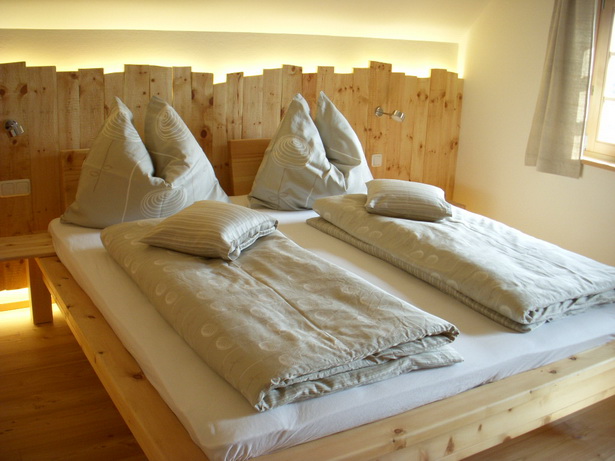 Bedrooms design in pine wood (5)