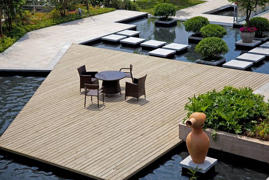 free-standing deck