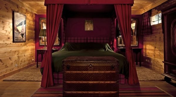 Bedroom interior design ideas canopy bed burgundy luxury skila varappe