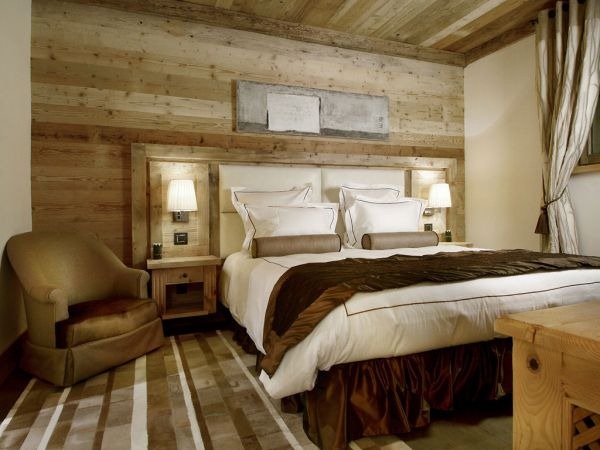 Bedroom Rustic wood heat radiant pearl alps chalet