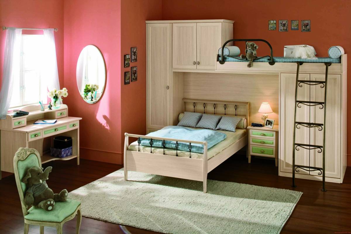 Maximize the storage space in bedroom 