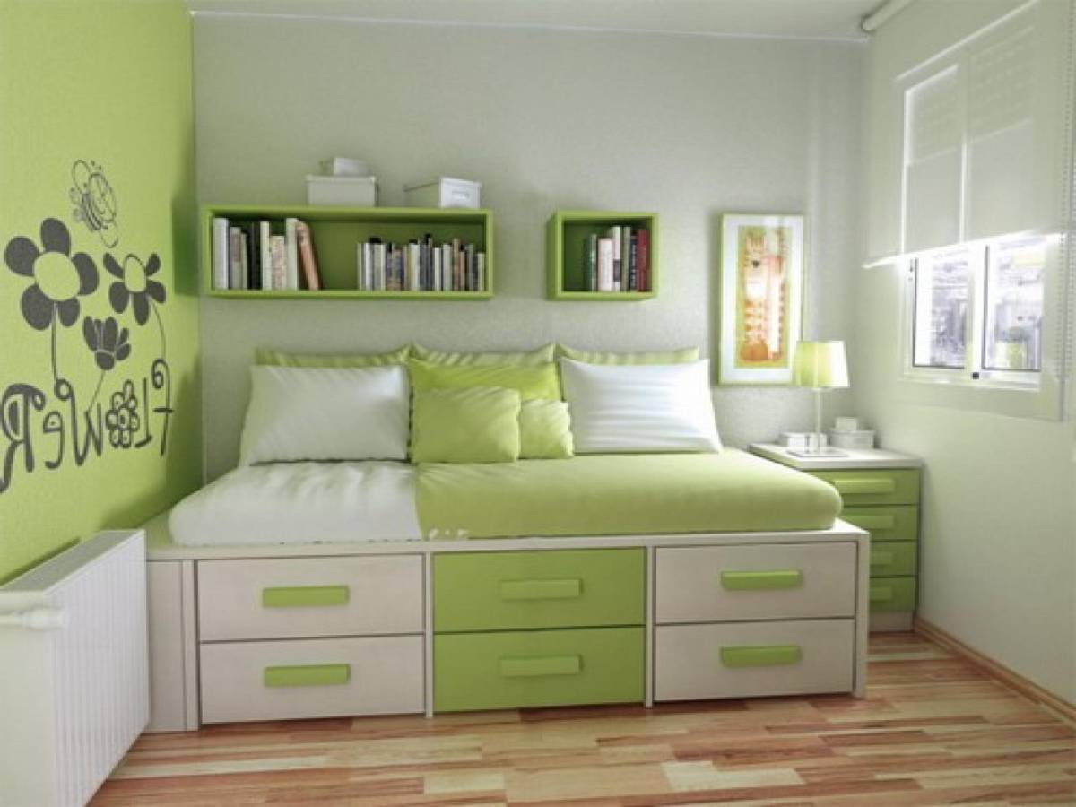 Maximize the storage space in bedroom 