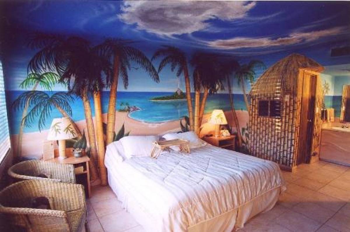 bedroom-interior-with-cool-wallpapers-9