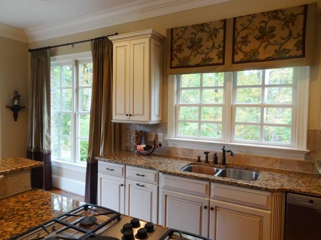 15 Amazing Kitchen Curtains Valances Ideas - Interior Design Inspirations