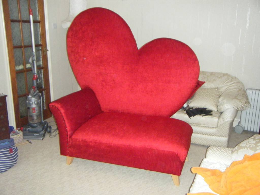 Unique Sofa Design With Heart Shaped Layout