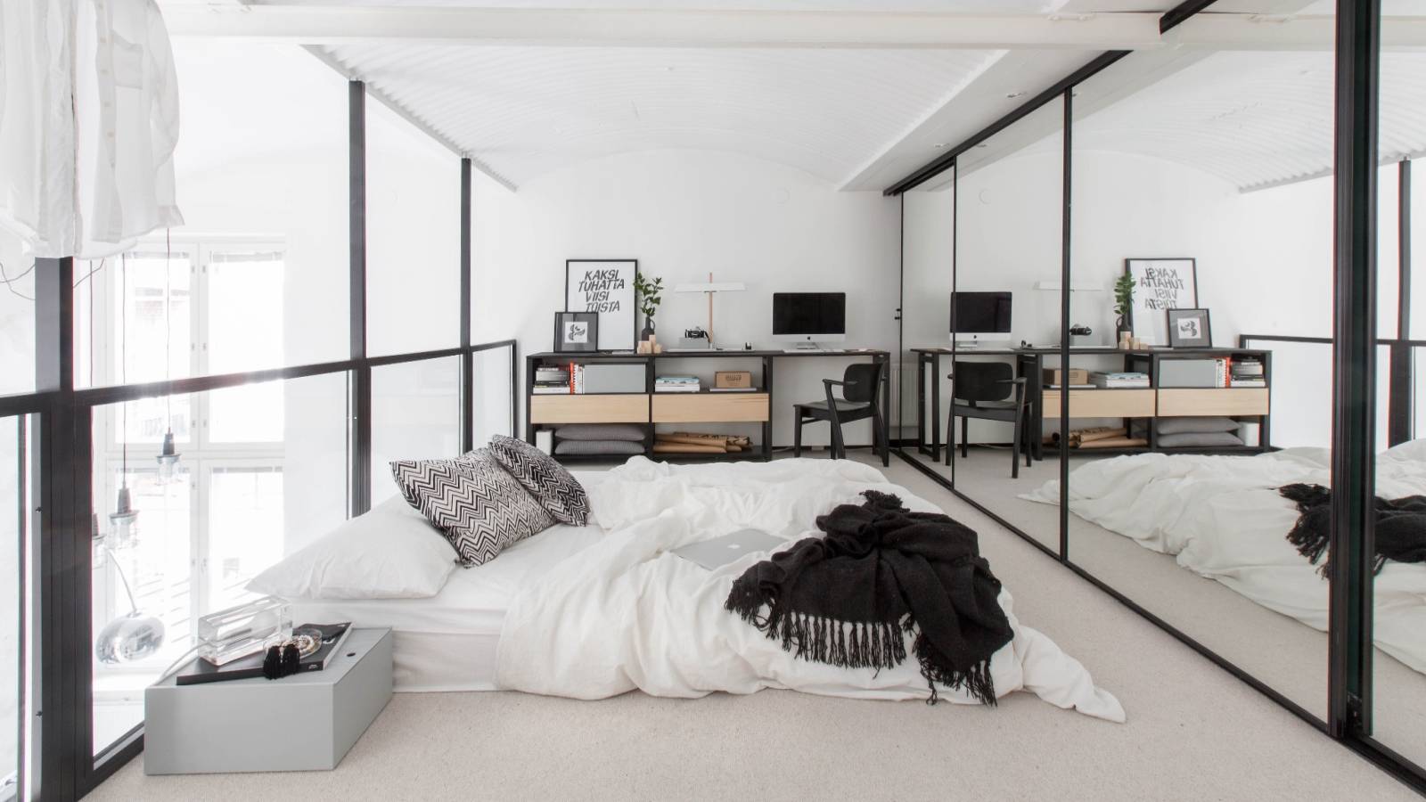 Bedroom in the Scandinavian style – elegant gold-white combination