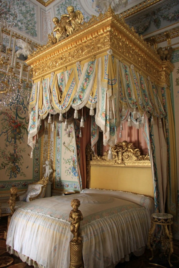 out lasene baroque bedroom