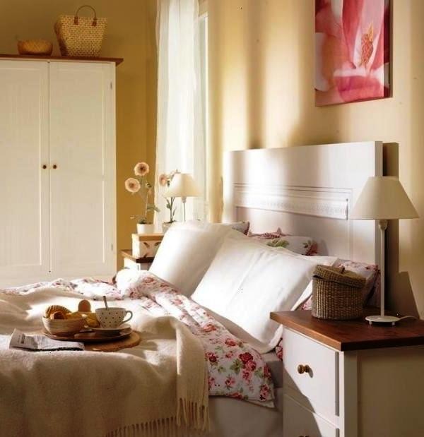 bedroom decorating ideas with light wood furniture