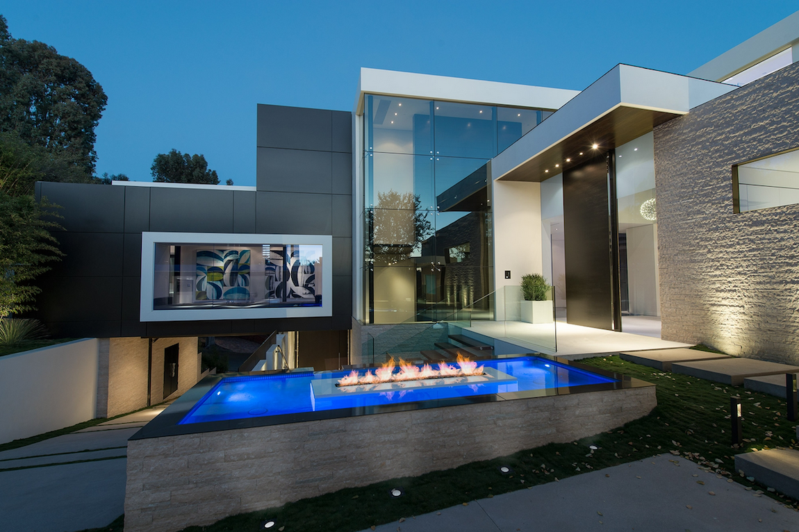 Luxury Home Named “Laurel Way” by Whipple Russel Architects