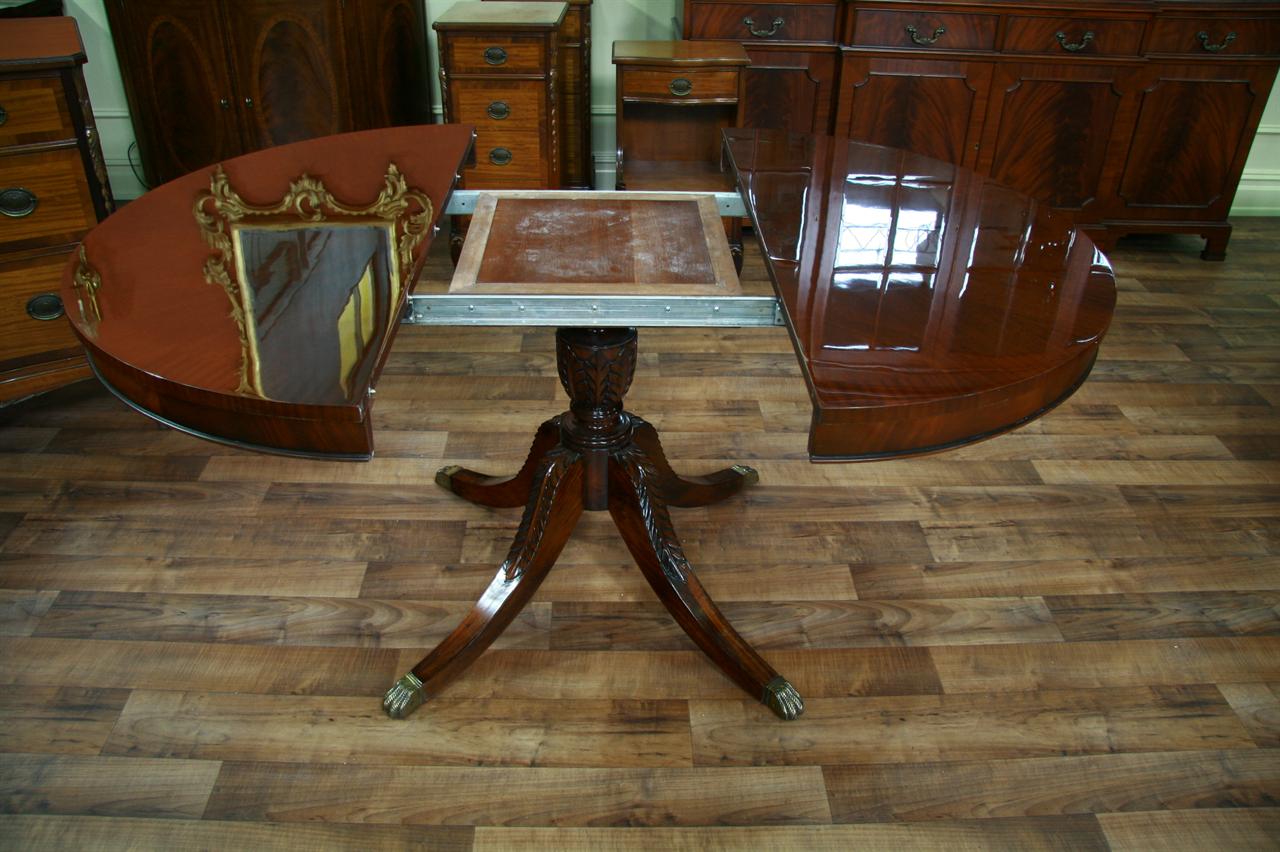 round dining table with separate leaf