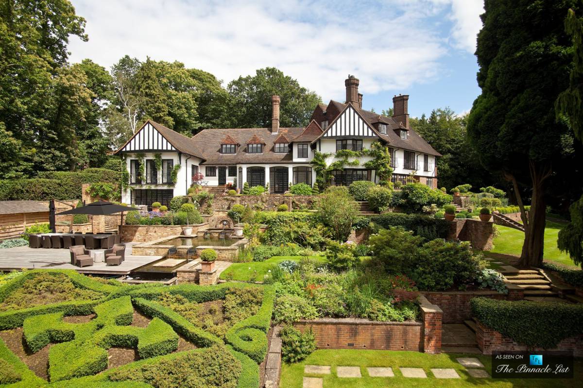 01-john-lennon-former-kenwood-home-wood-lane-st-georges-hill-weybridge-surrey-uk