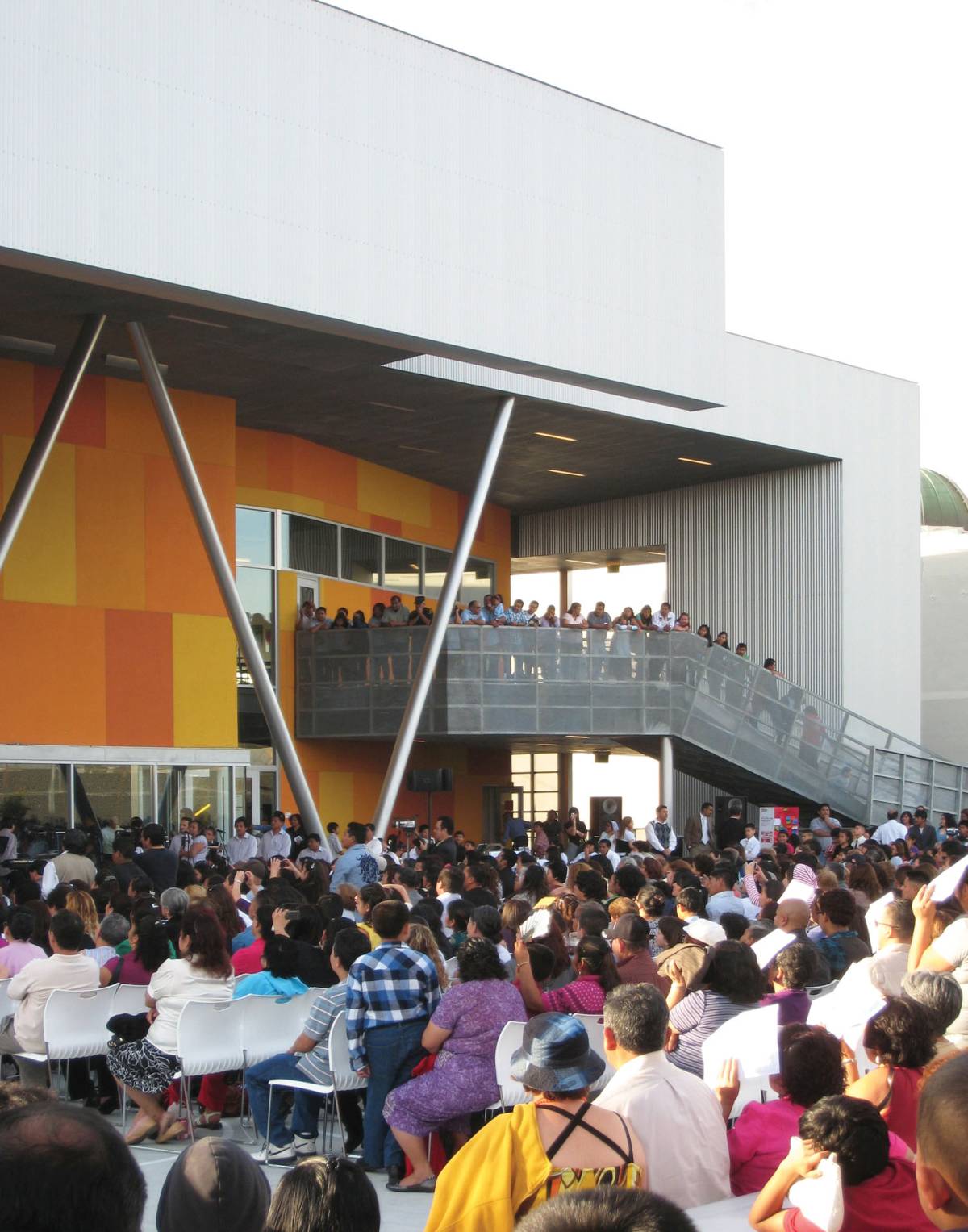 Unique Urban School In Los Angeles - St Thomas The Apostle School