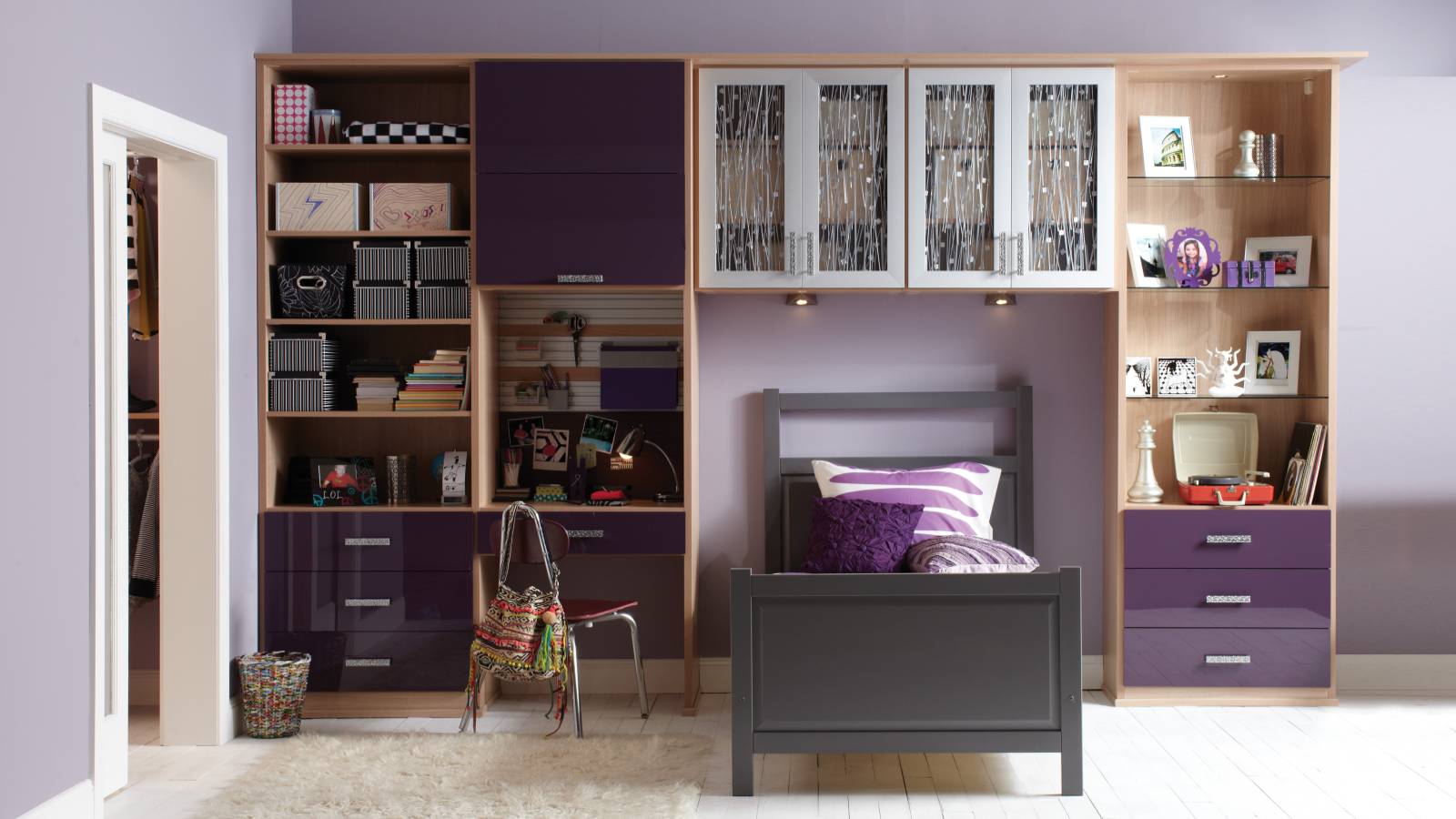 3 Useful Tips For Small Bedroom Storage