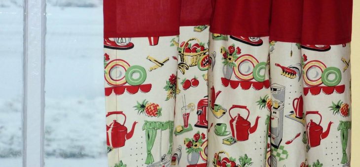 7 Inspirational Themes For Red Kitchen Curtains