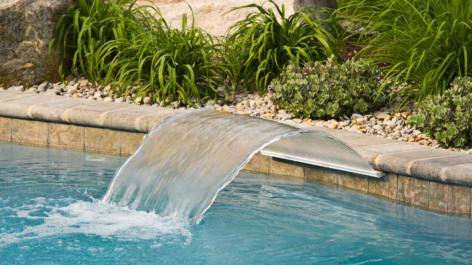 21 Ideas Of Outdoor Swimming Pool Designs With Incredible Waterfalls