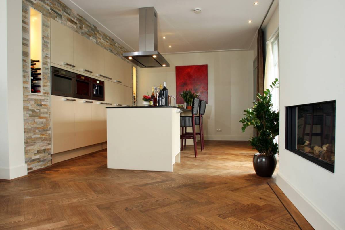 herringbone vinyl plank flooring