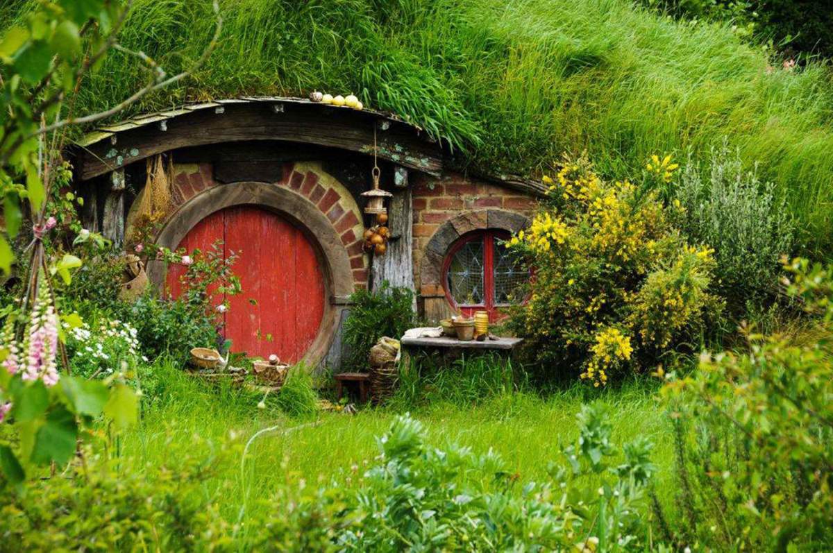 2 - Awesome Hobbit house