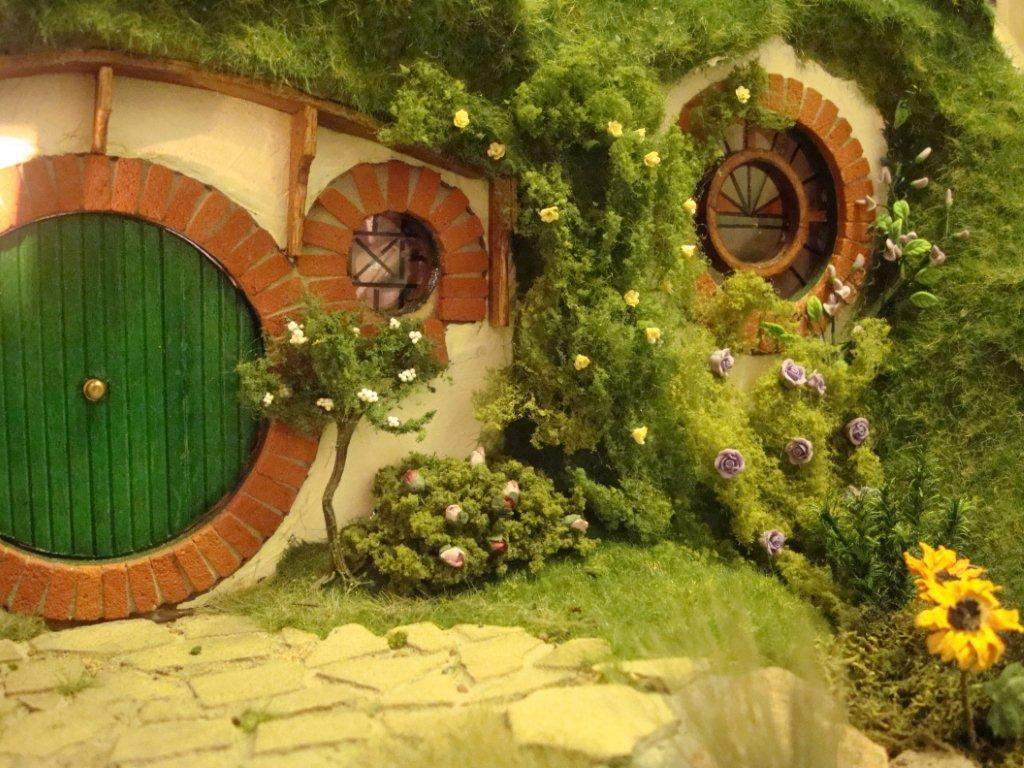 9 - Hobbit house architect