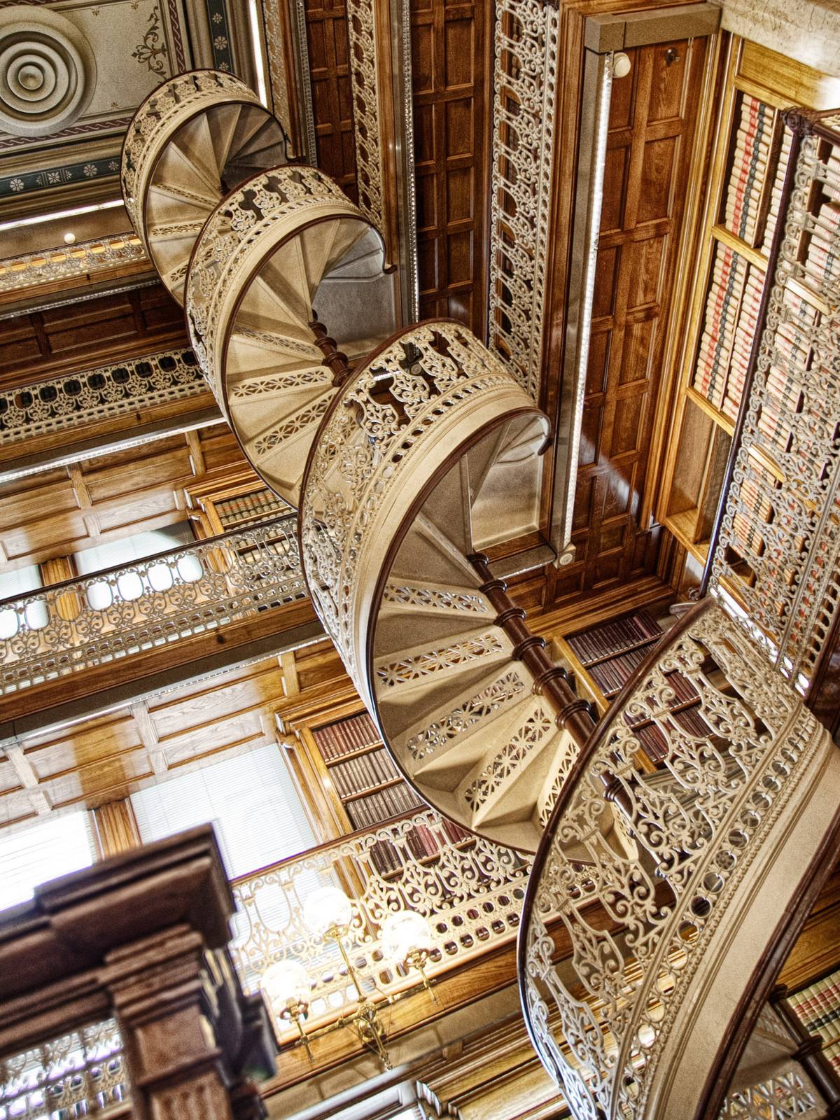 10 Amazing Spiral Staircase Designs For Luxury Life