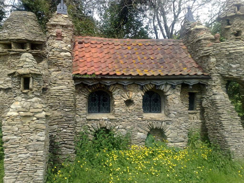 Hobbit-houses-aviemore