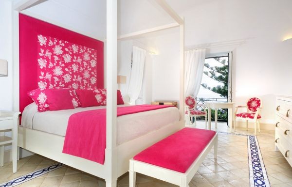 Fabulous-girls-bedroom-in-fuchsia-and-white-Pink-with-a-hot-twist