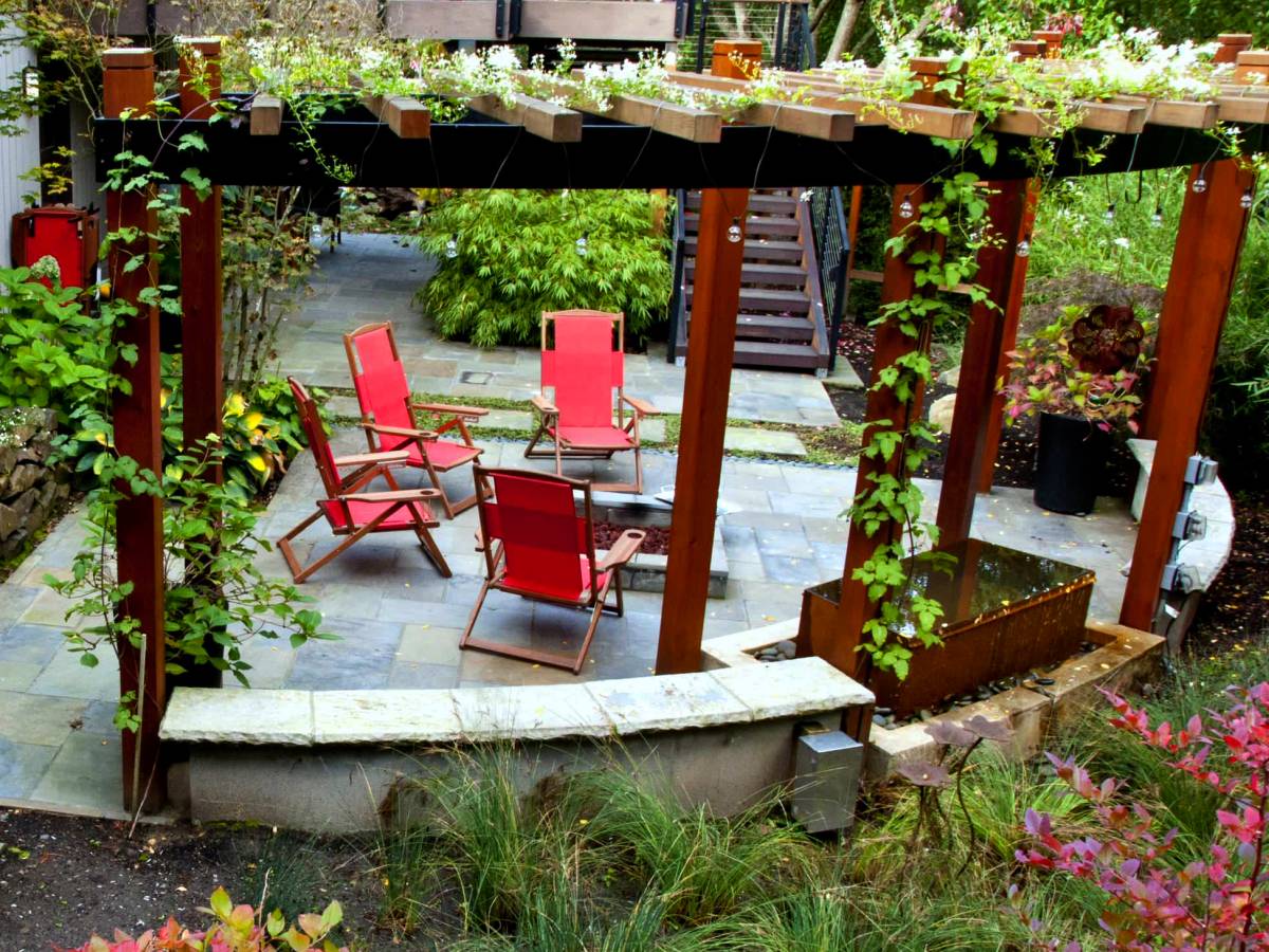 pergola ideas for small backyards